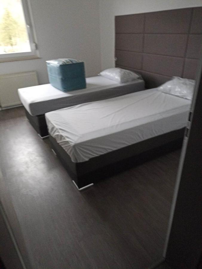 Appartement Gauche Avec Balcon Hargarten-aux-Mines Luaran gambar